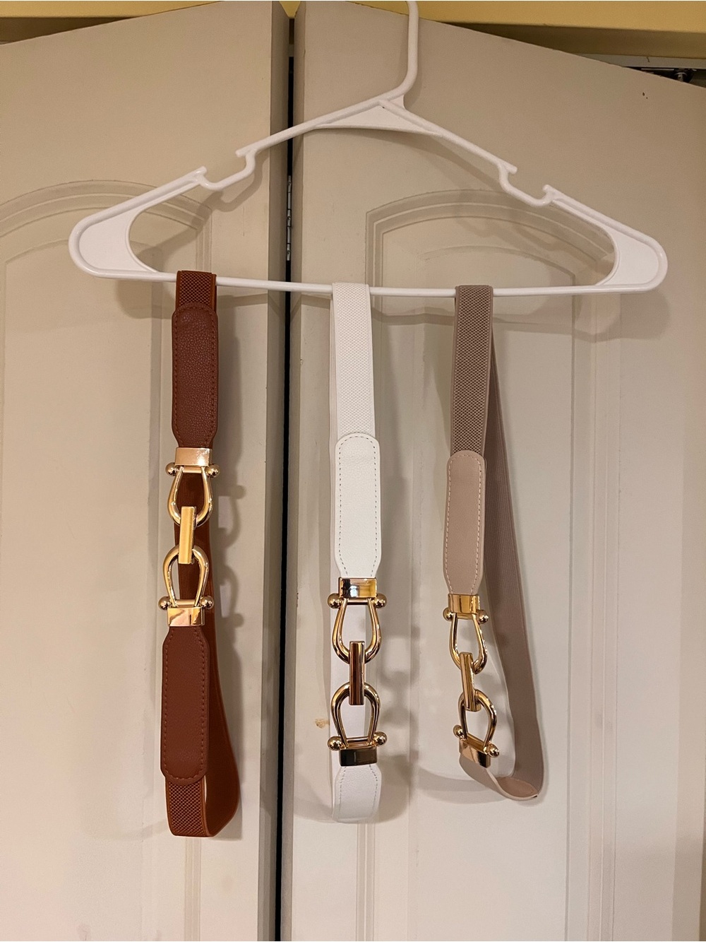 Stretch Gold-Link Women’s Belt - White, Brown, Taupe never used